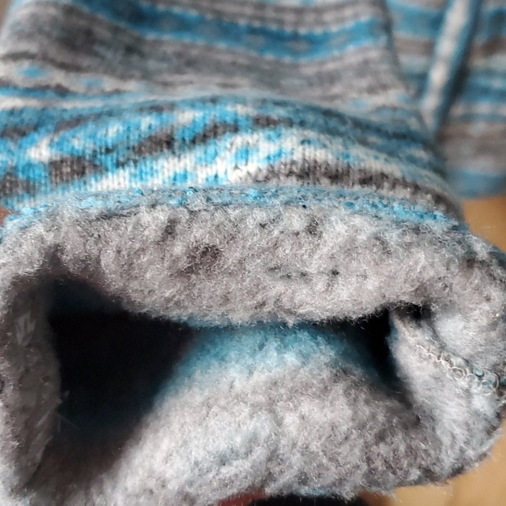 Super Comfy Soft, Soft Hooded Sweater, Like New - image 6